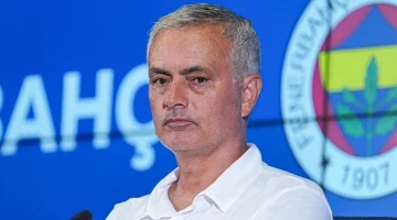 Fenerbahçe’de Jose Mourinho 2 futbolcunun biletini kesti: Yeni sezonda olmayacaklar