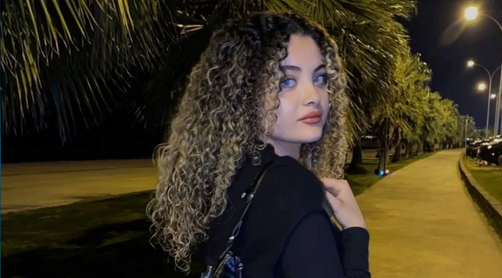 İstanbul’da evinde ölü bulunan üniversite öğrencisi Helin Uçar son yolculuğuna uğurlandı